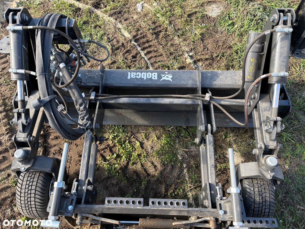 Bobcat T770 - 21