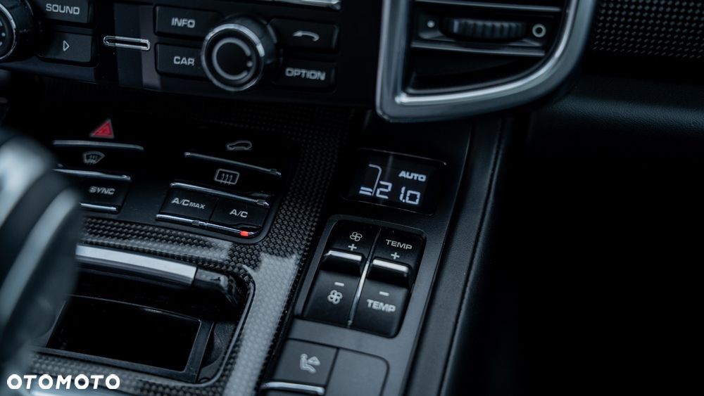 Porsche Cayenne GTS - 27