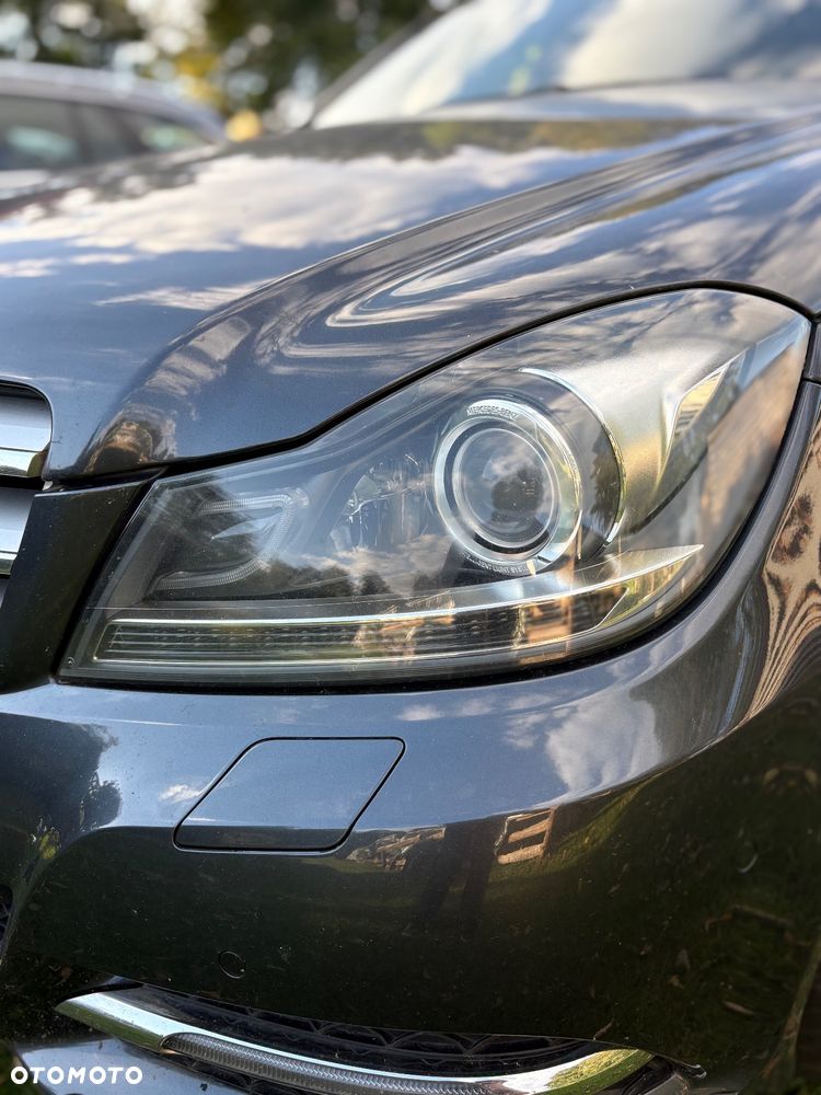 Mercedes-Benz Klasa C 220 T CDI DPF Automatik BlueEFFICIENCY Avantgarde - 19