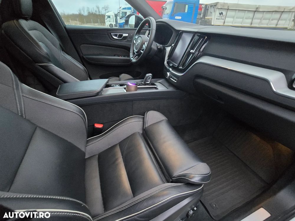 Volvo XC 60 T5 AWD R-Design - 11