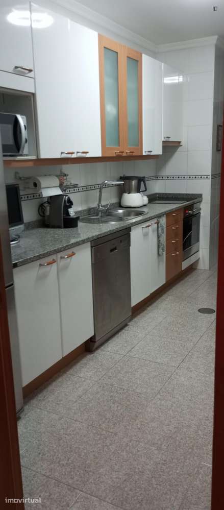 Quarto - localizado em Vilar de Andorinho Porto - Grande imagem: 4/9