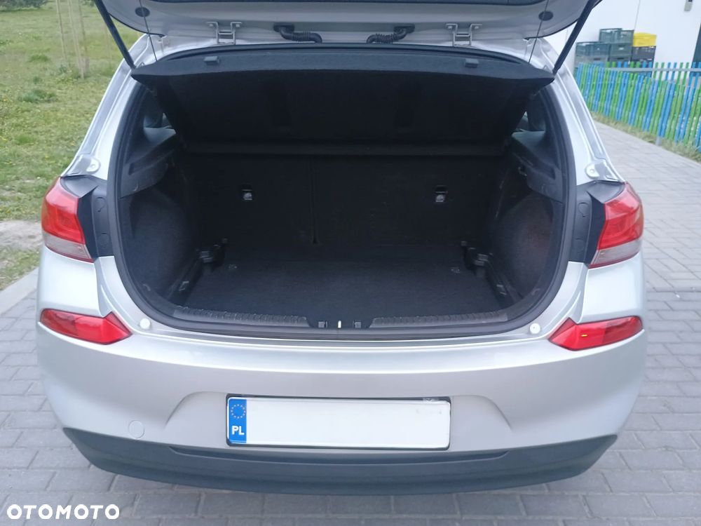 Hyundai i30 1.4 Classic + - 17