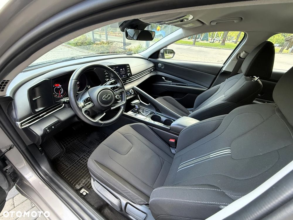 Hyundai Elantra 1.6 Smart CVT - 16