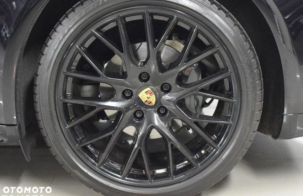Porsche Panamera - 40