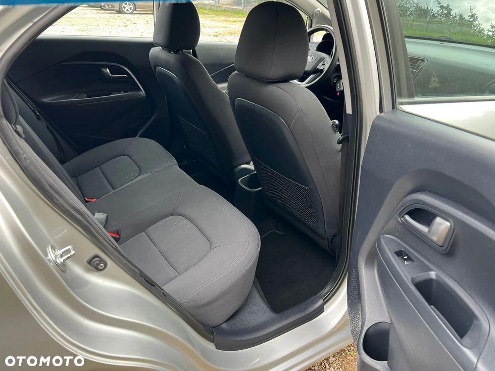 Kia Rio 1.2 Dream Team Edition - 18
