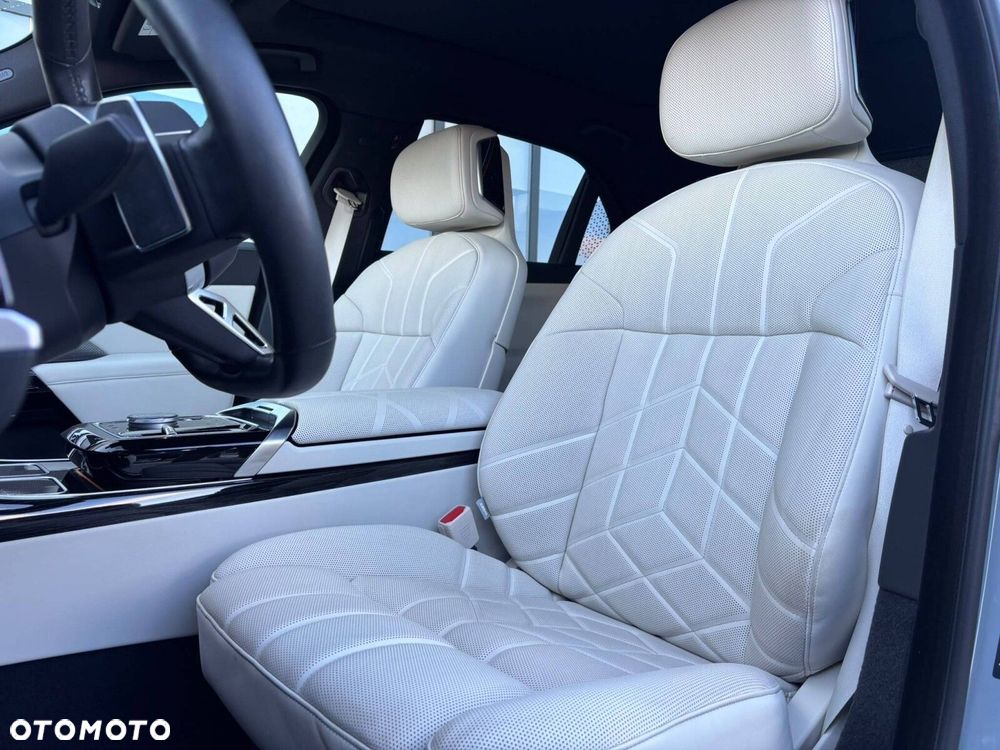 BMW Seria 7 - 12