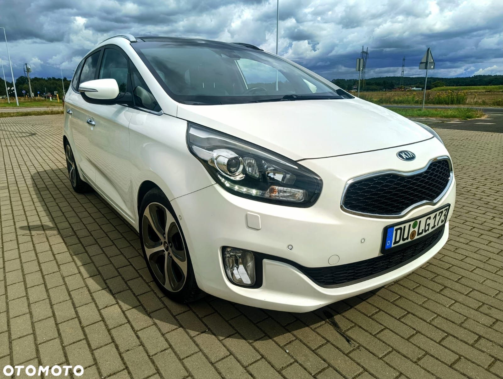 Kia Carens 1.7 CRDi XL 7os DCT - 1