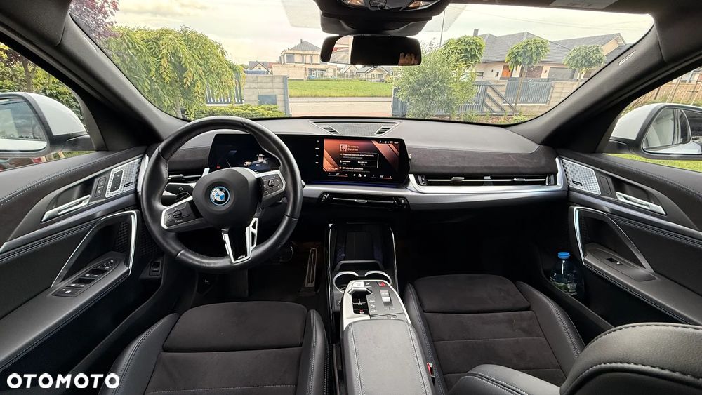 BMW iX2 eDrive20 66.5kWh M Sport - 7