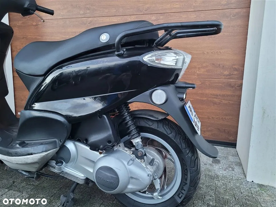 Piaggio FLY - 16