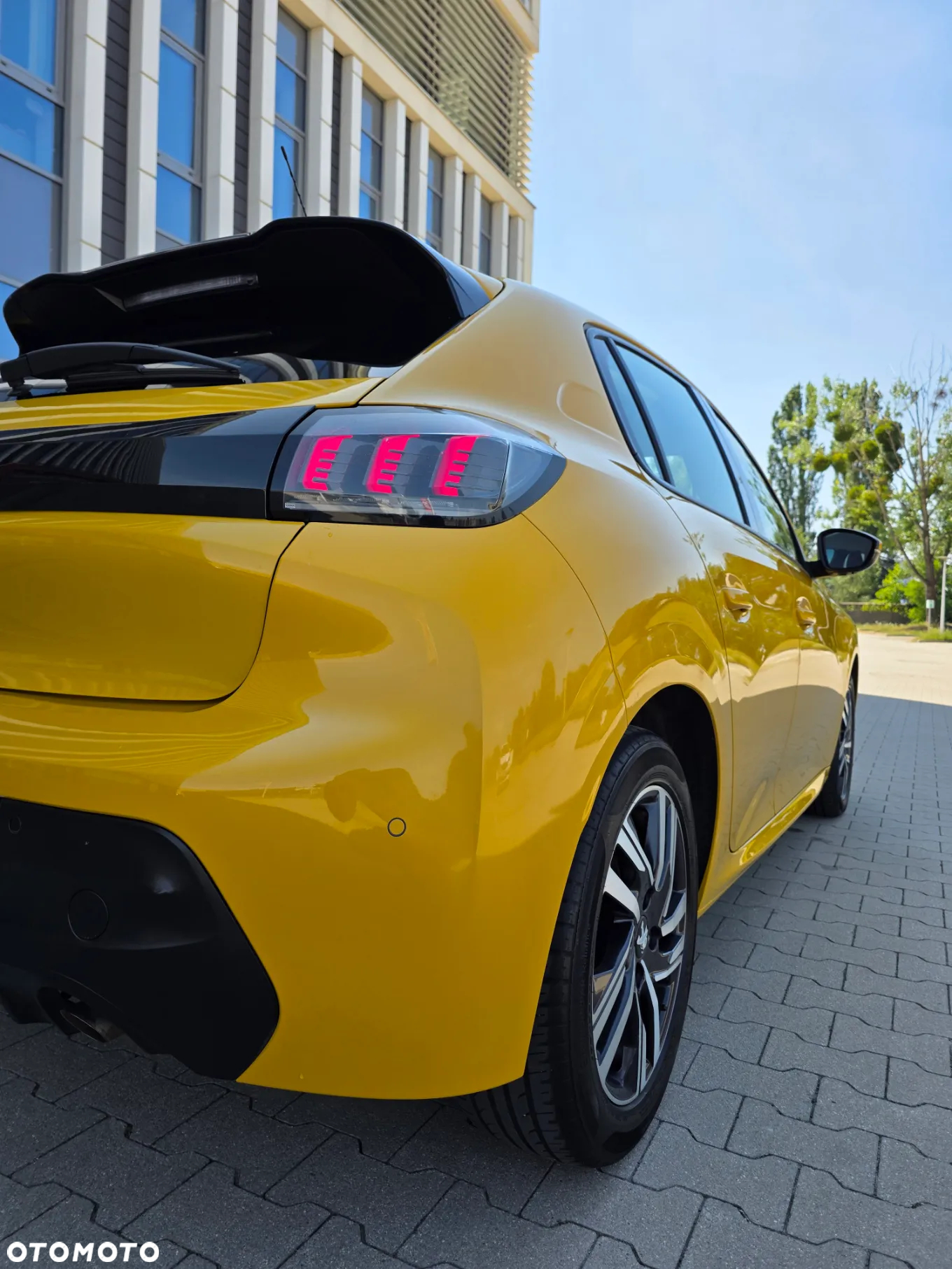Peugeot 208 Hybrid 110 e-DSC6 Style - 10