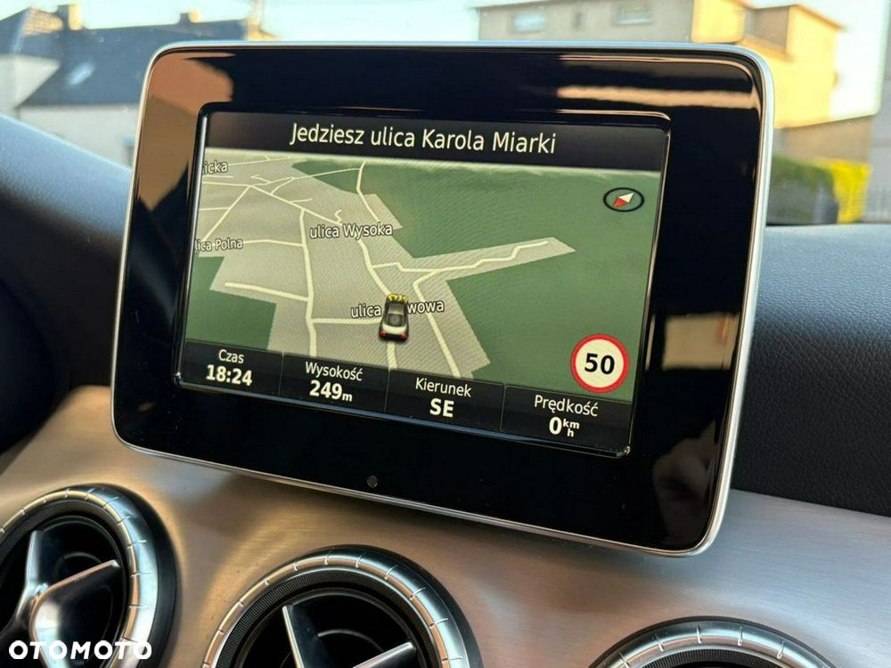 Mercedes-Benz CLA 200 7G-DCT AMG Line - 20