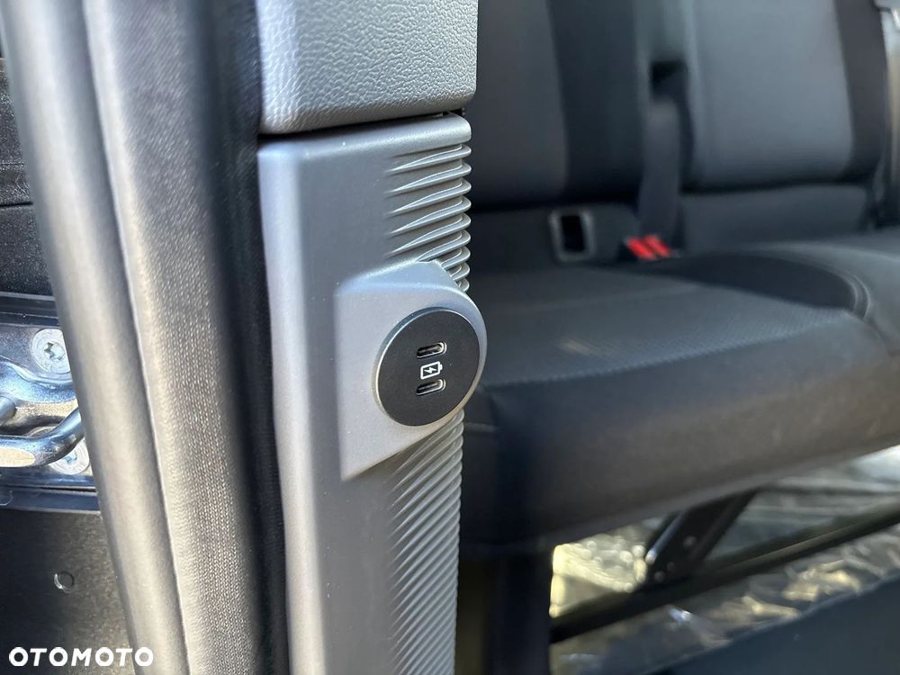Volkswagen Caravelle - 17