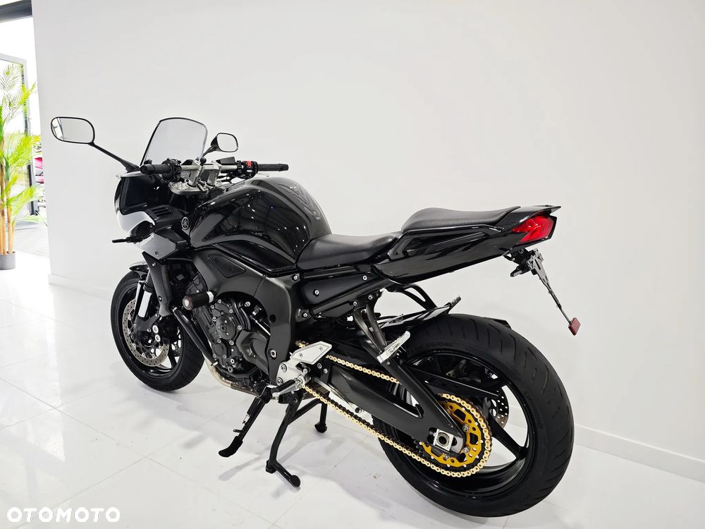 Yamaha FZ - 18