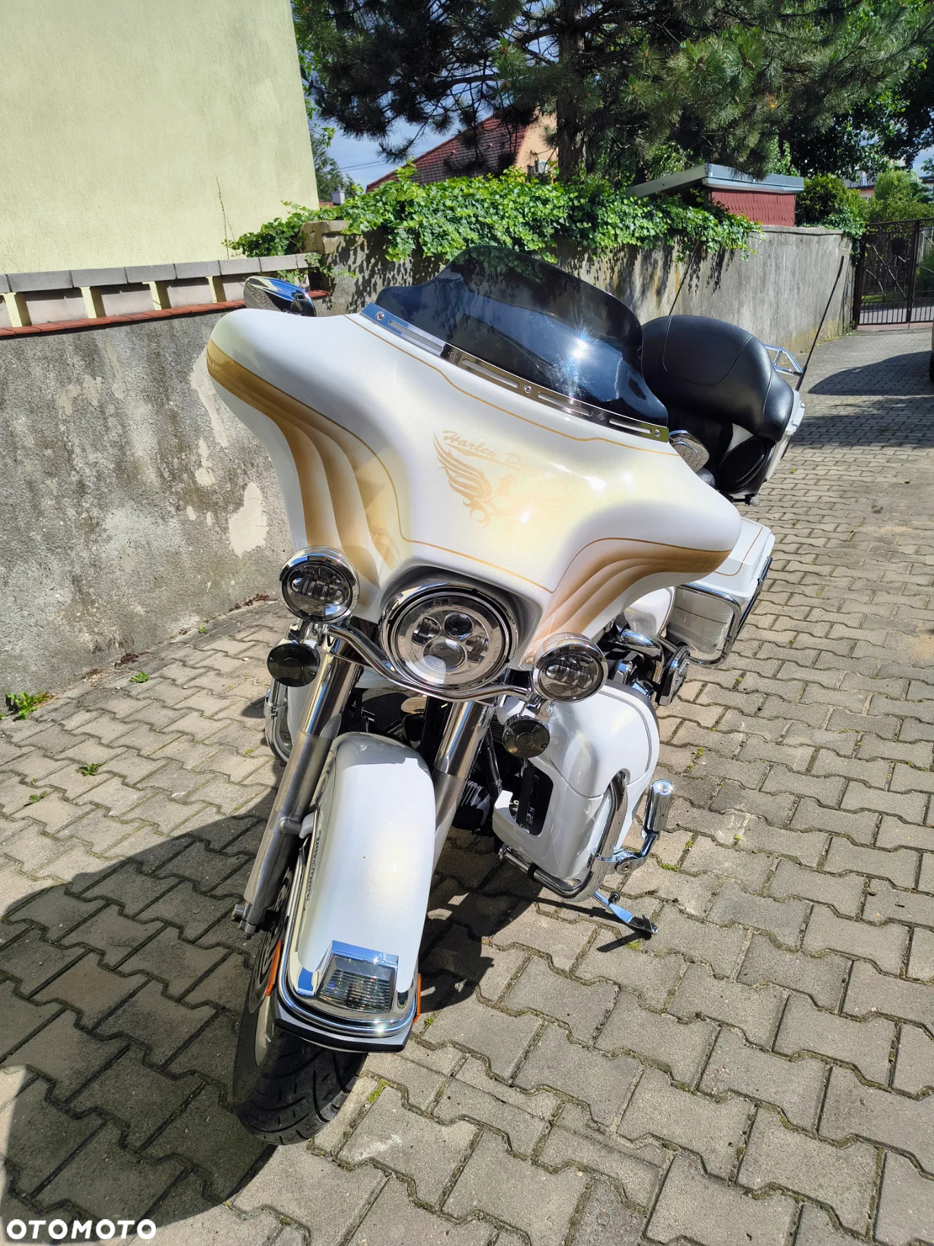 Harley-Davidson FLHTCU Ultra - 2