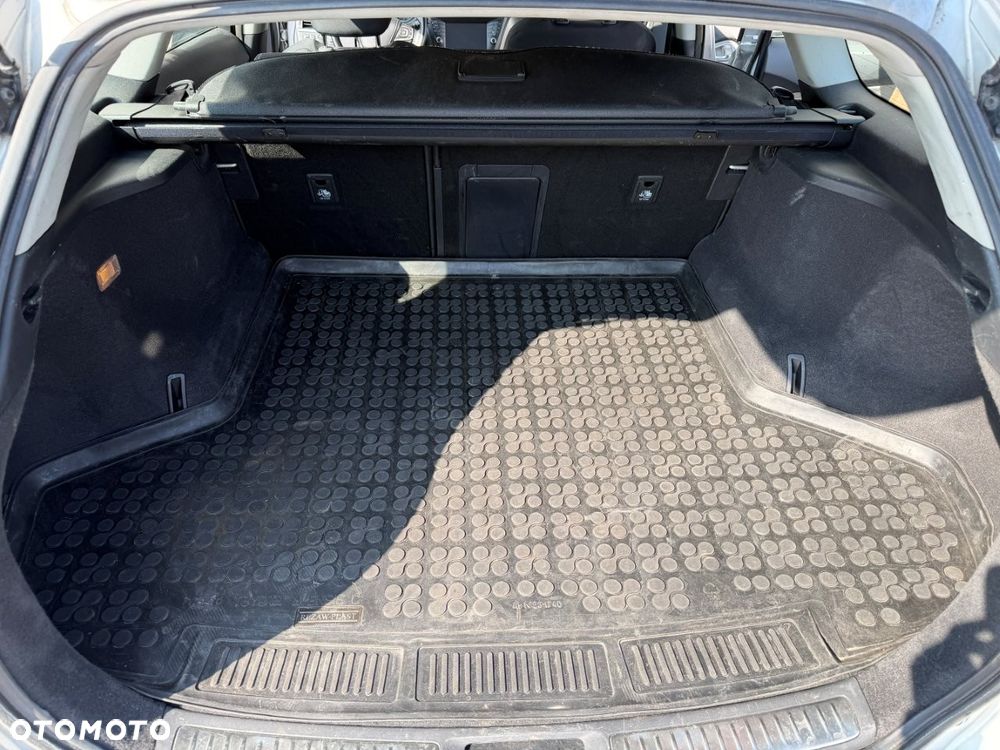 Toyota Avensis 2.0 D-4D Premium - 15