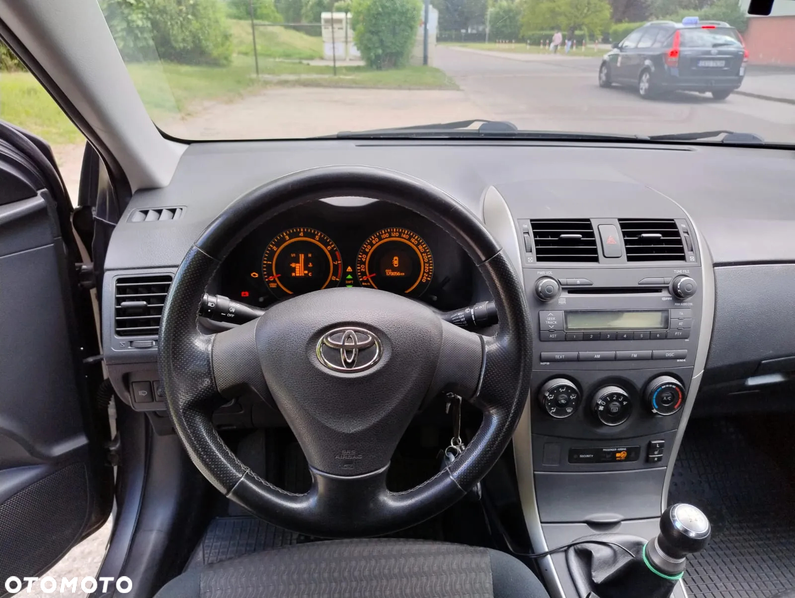 Toyota Corolla 1.6 VVT-i Luna - 10