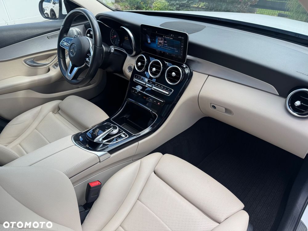 Mercedes-Benz Klasa C 220 d 4Matic 9G-TRONIC Avantgarde - 24