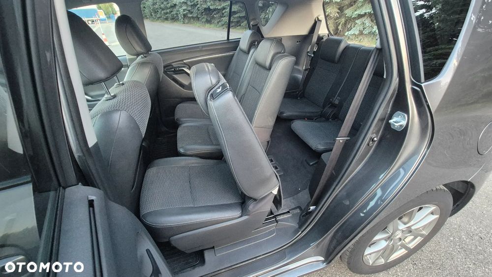 Toyota Verso 1.8 Prestige 7os - 9