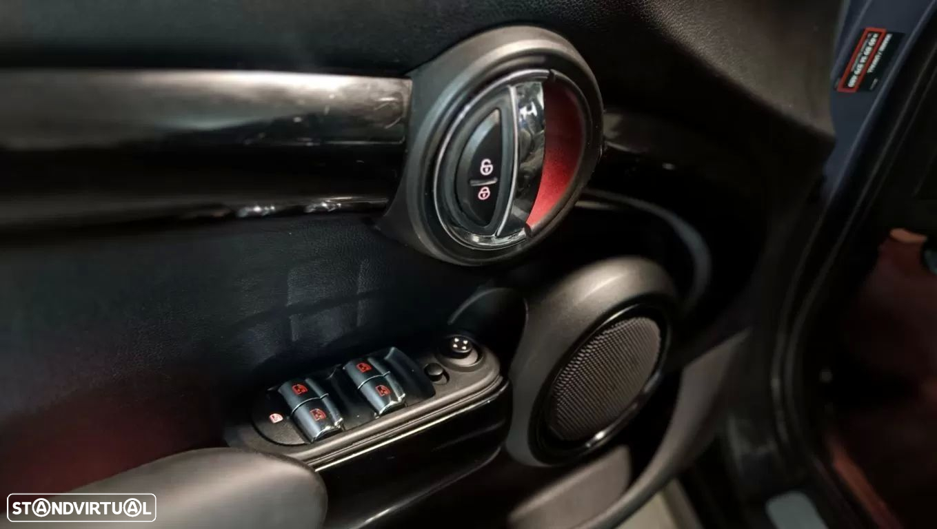 MINI 5 Portas Cooper SD Auto - 24