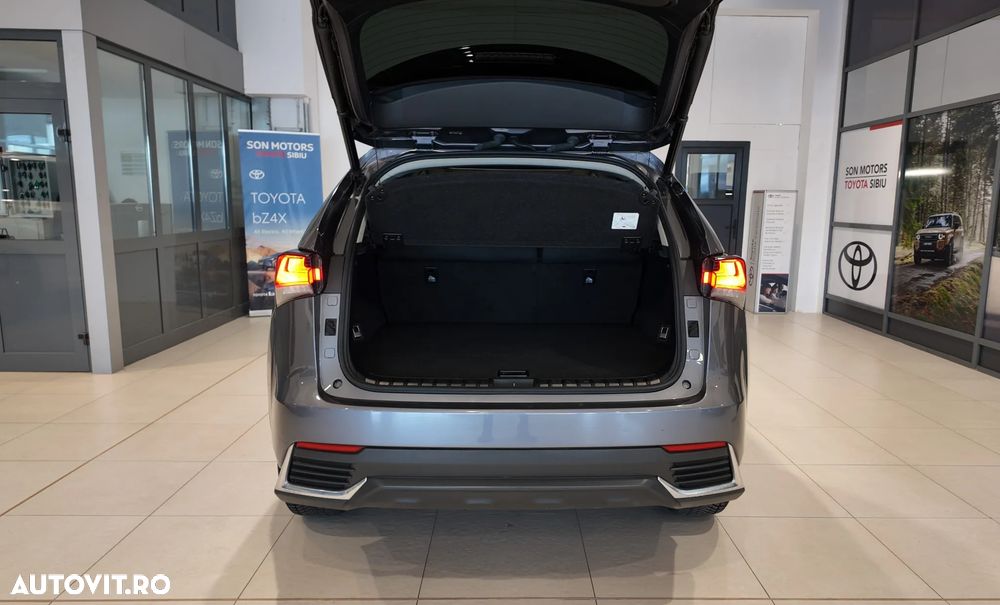 Lexus Seria NX 300h E-FOUR F SPORT - 39