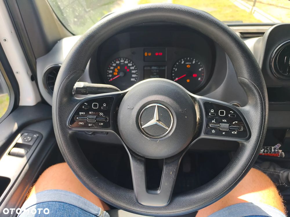 Mercedes-Benz Sprinter - 17