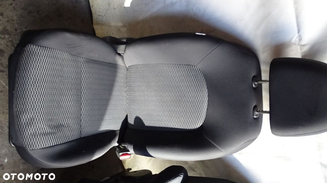 FOTELE KOMPLET NISSAN MICRA K13 - 15