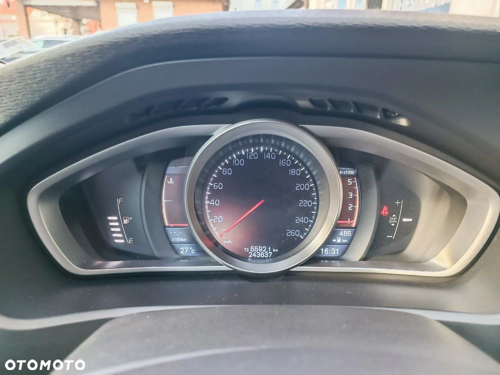 Volvo V40 D2 - 19