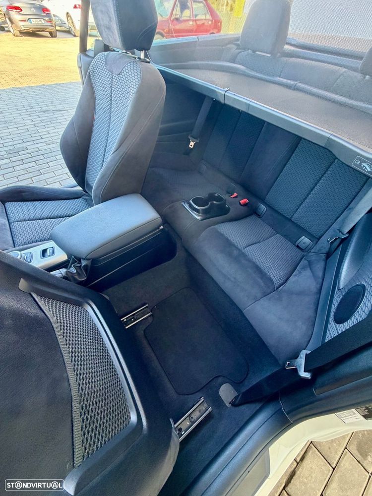 BMW 218 i Cabrio Pack M Auto - 35