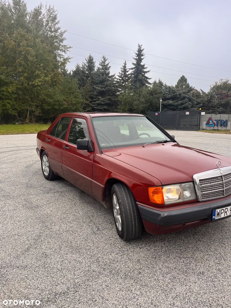 Mercedes-Benz W201 1993 photo 4
