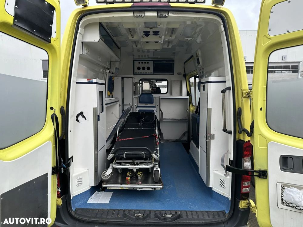 Mercedes-Benz Sprinter - 32