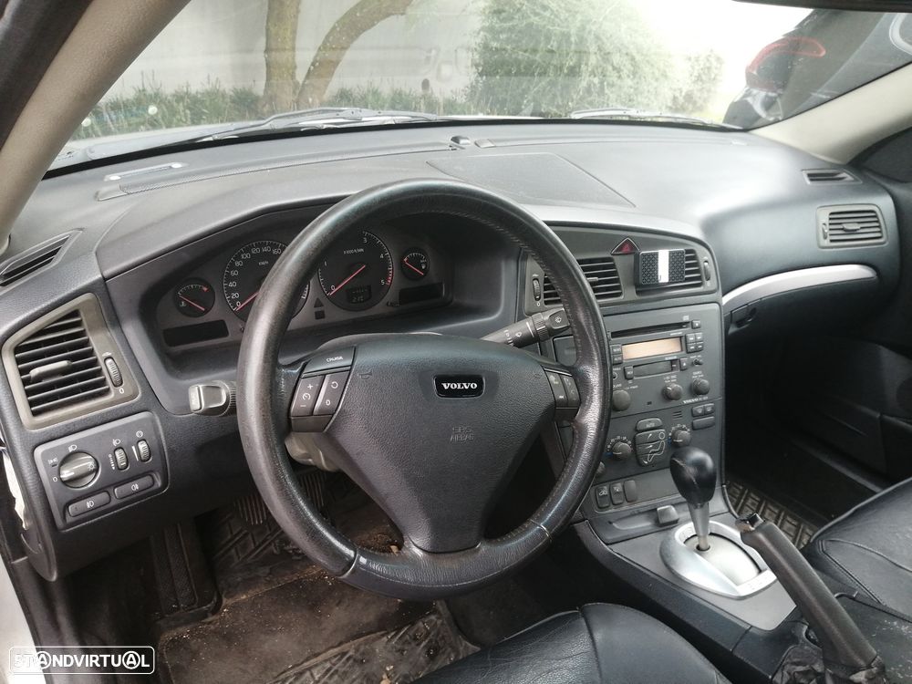 Volvo S60 2.4 D5 - 19