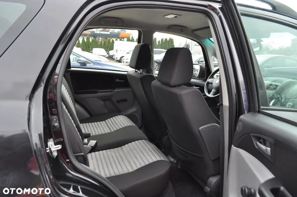 Suzuki SX4 2.0 DDiS 4x2 Comfort - 24