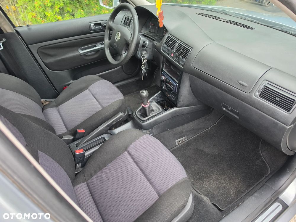Volkswagen Golf 1.9 TDI Comfortline - 4