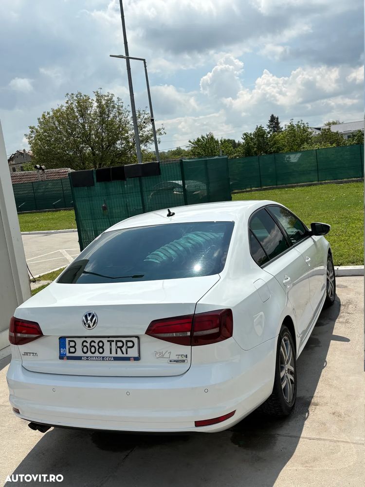 Volkswagen Jetta - 3