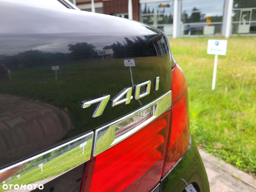 BMW Seria 7 740i Edition Exclusive - 10