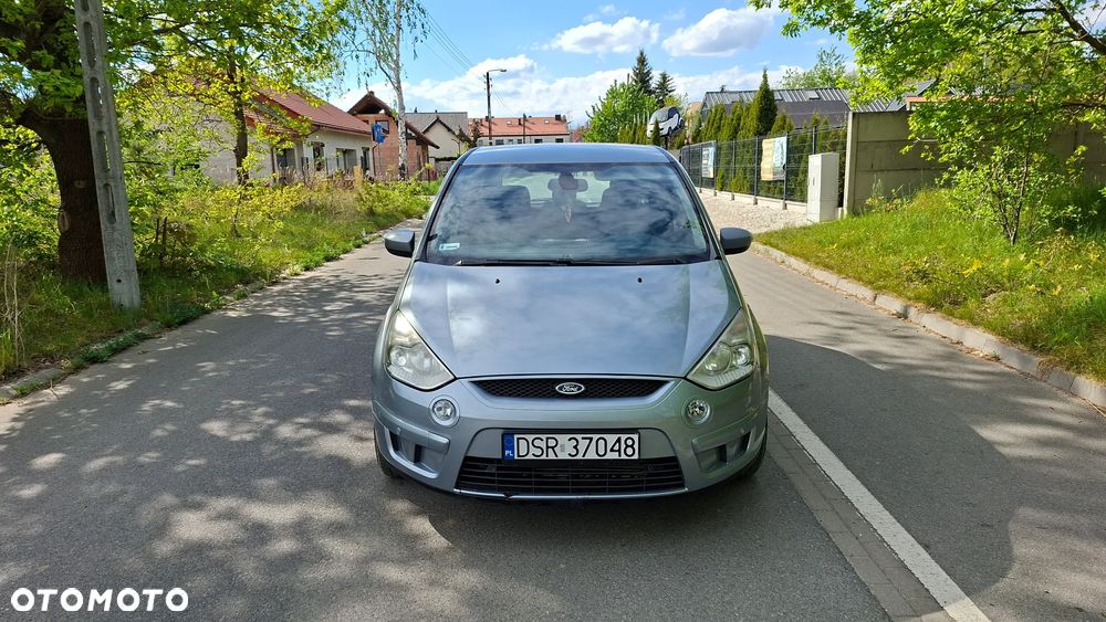 Ford S-Max - 12