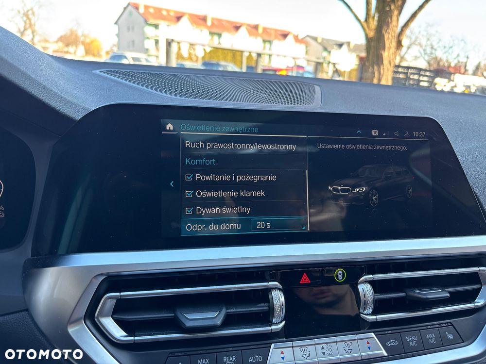 BMW Seria 3 330e xDrive M Sport - 37