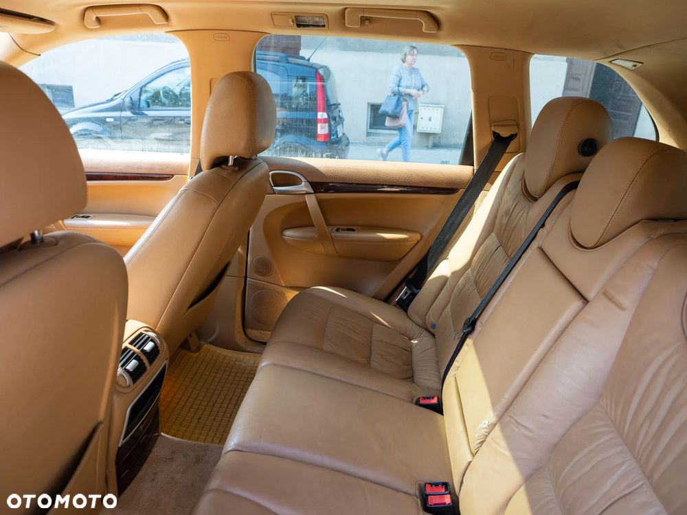 Porsche Cayenne - 9