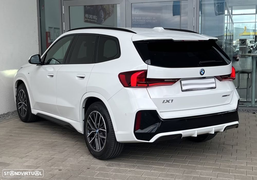 BMW iX1 xDrive30 M Sport Pack - 3