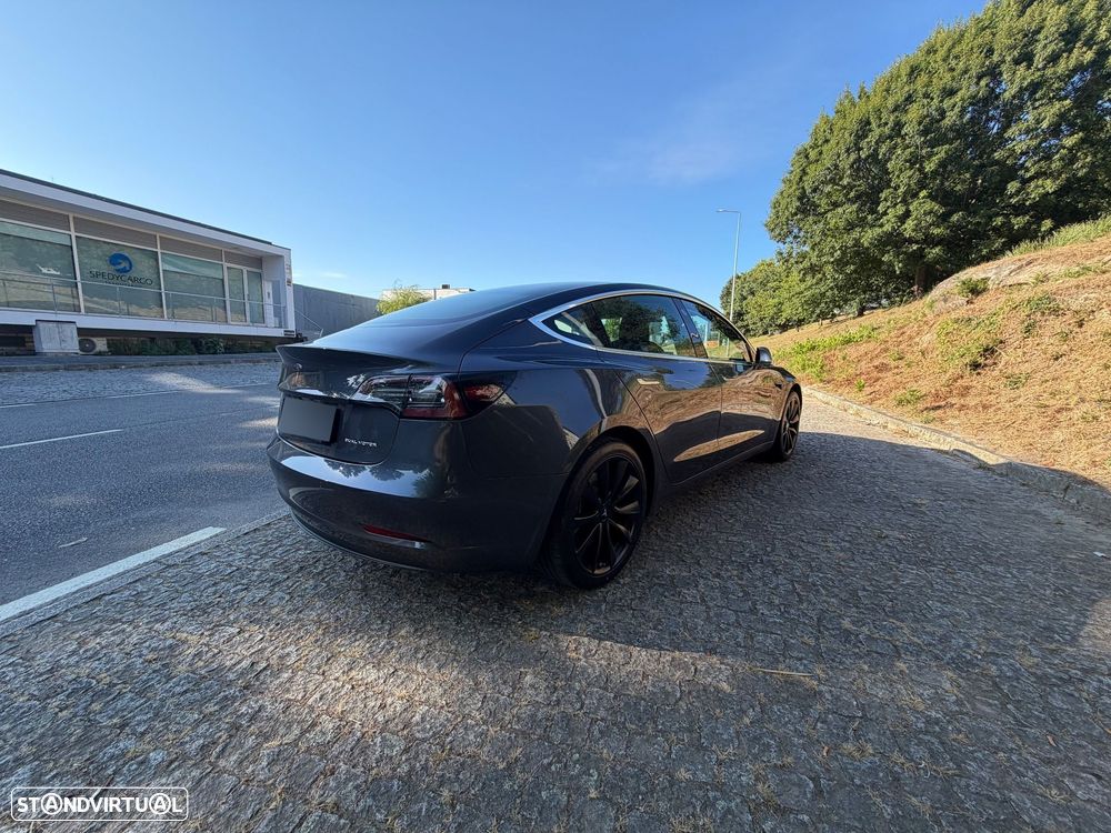 Tesla Model 3 Long Range AWD Dual Motor — fotografia 4