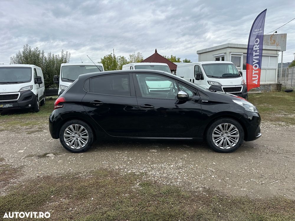 Peugeot 208 1.2 L PureTech Style - 4