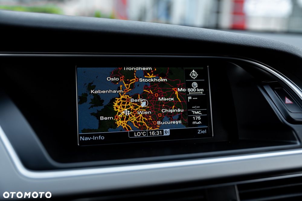 Audi S4 Avant S tronic - 32