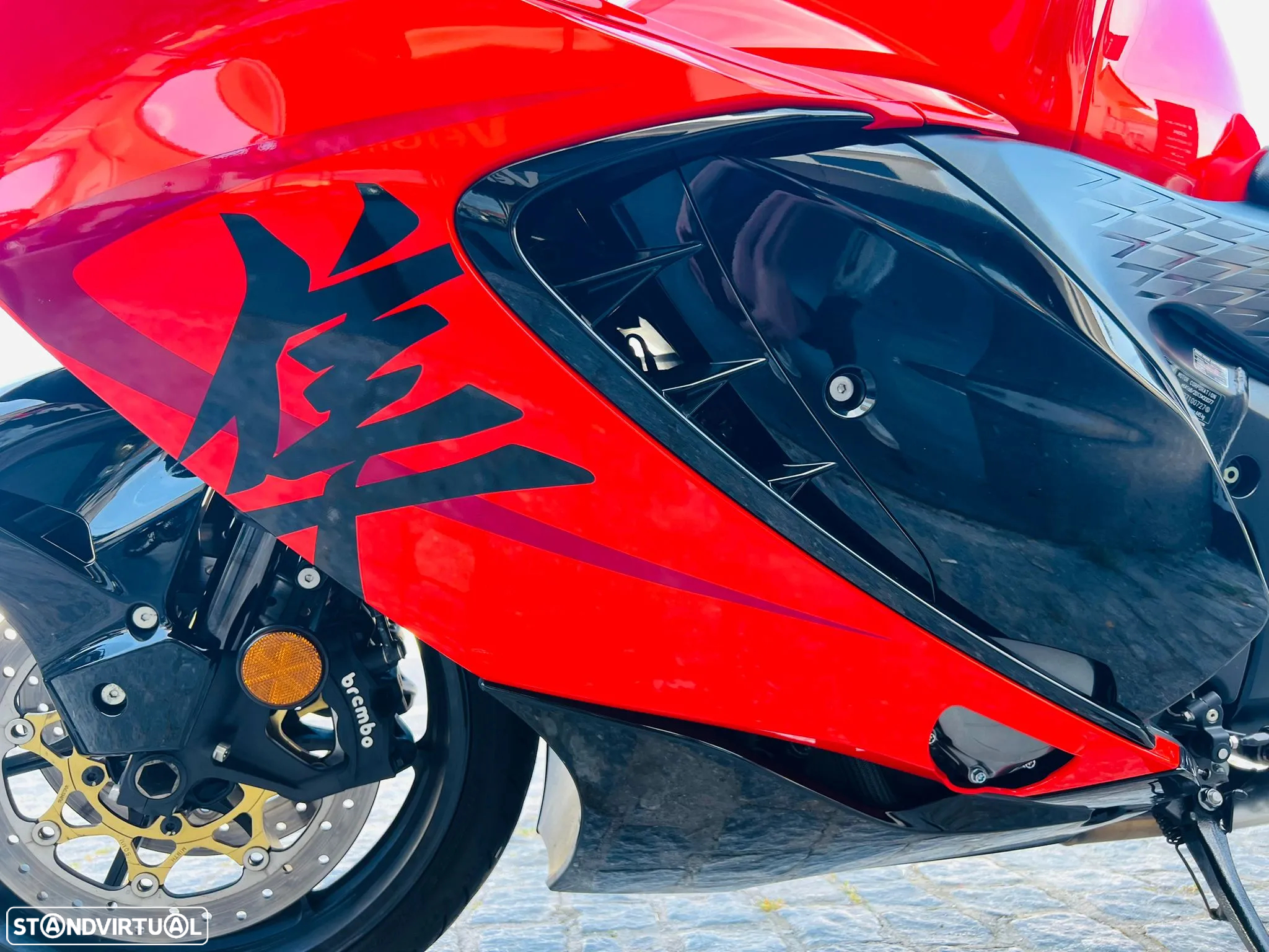 Suzuki GSX-R 1300 HAYABUSA 25th Anniversary Edition - 6