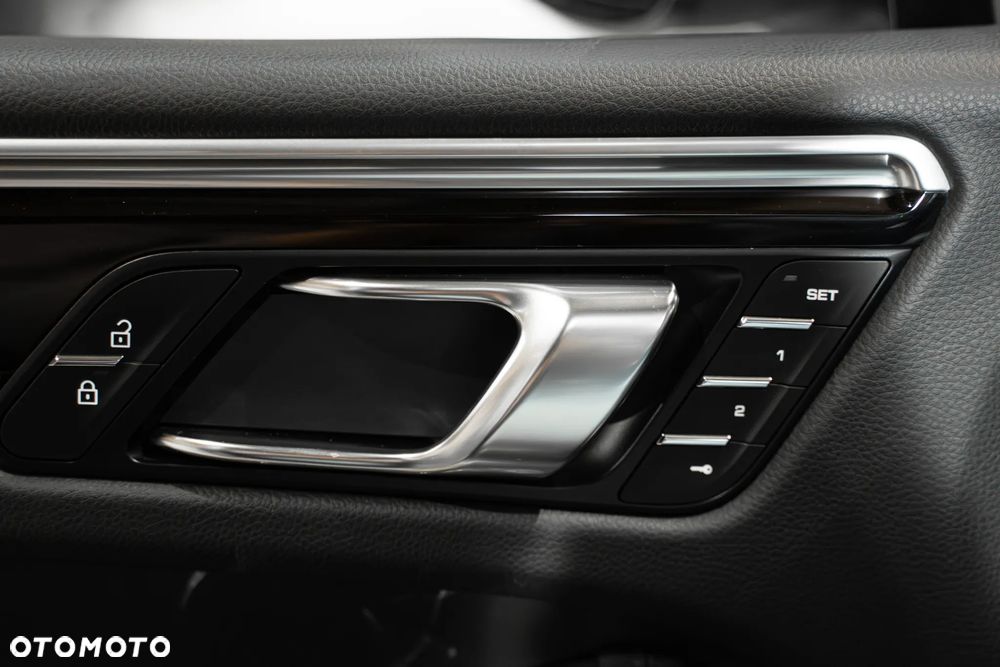 Porsche Macan Standard - 26