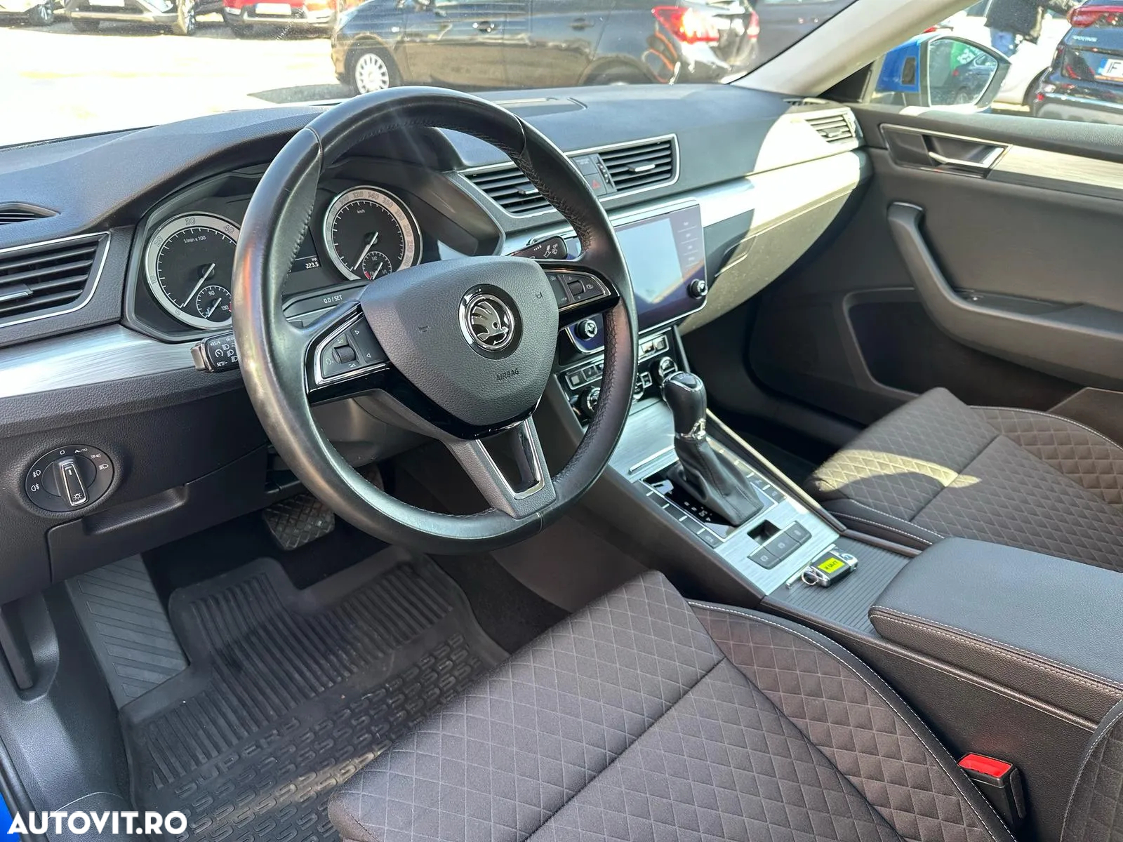 Skoda Superb 2.0 TDI DSG Ambition - 5