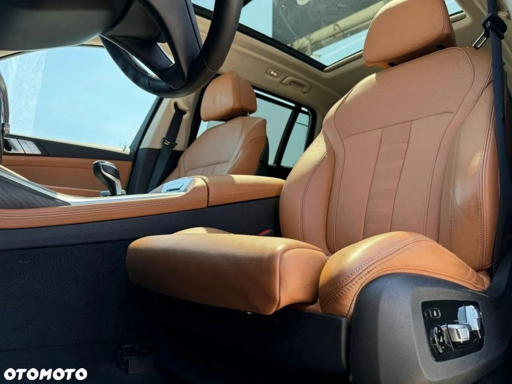 BMW X7 xDrive40i - 13