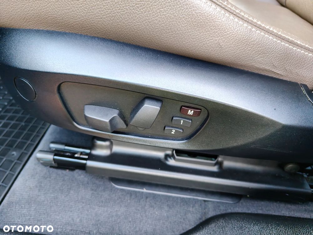 BMW X3 sDrive18d - 38