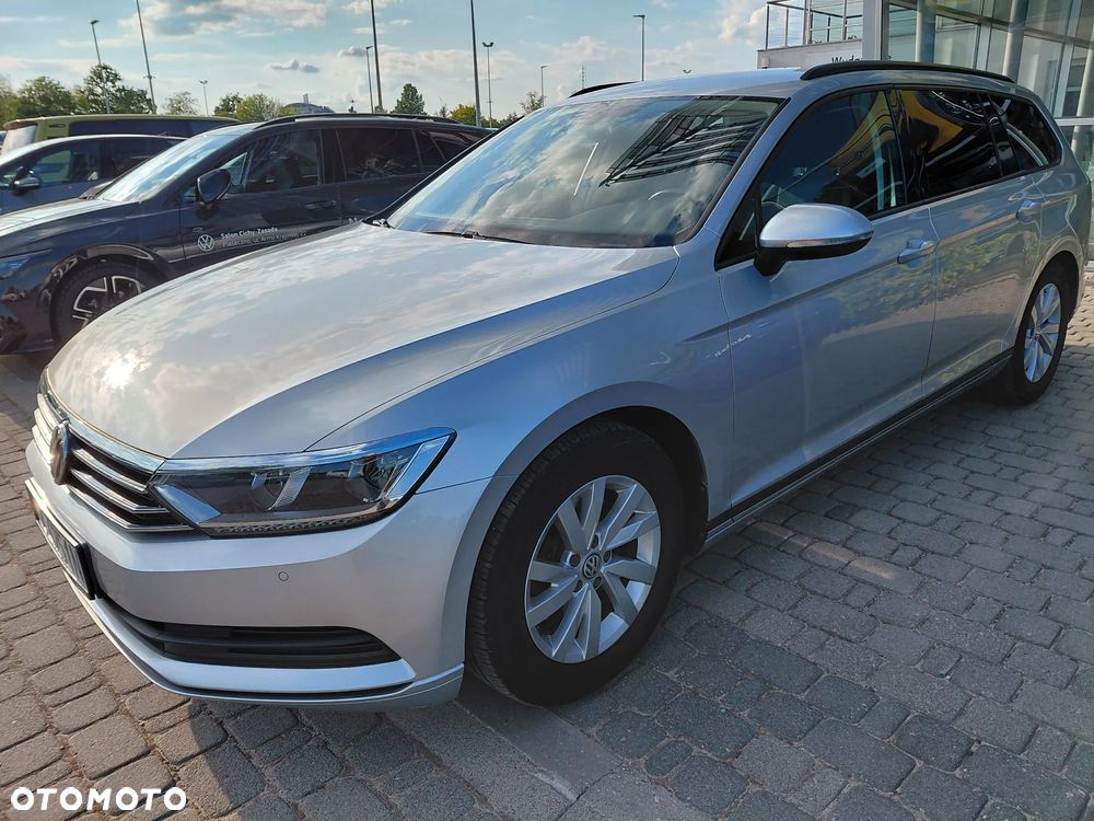 Volkswagen Passat - 2