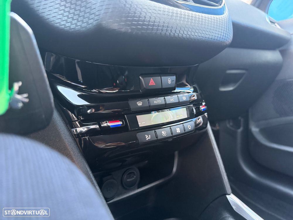 Peugeot 2008 1.2 PureTech Style - 12