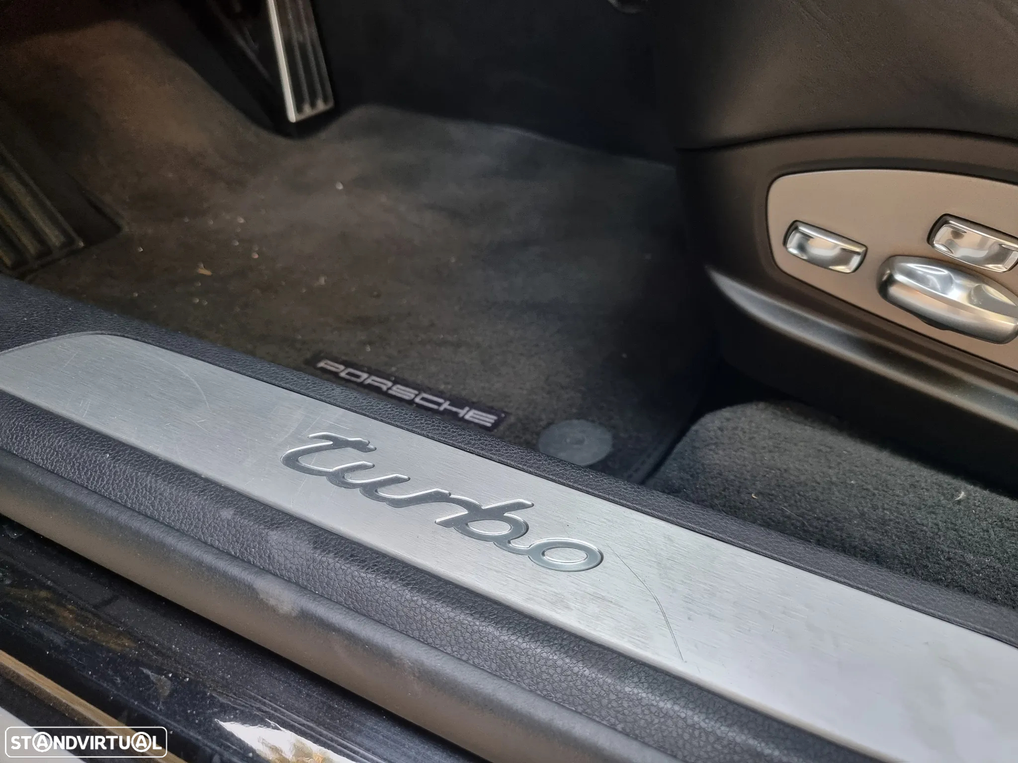 Porsche Panamera Turbo PDK - 10